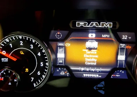 2020 Ram 1500 Laramie z USA, uszkodzony, nr VIN 1C6SRFJT6LN153216